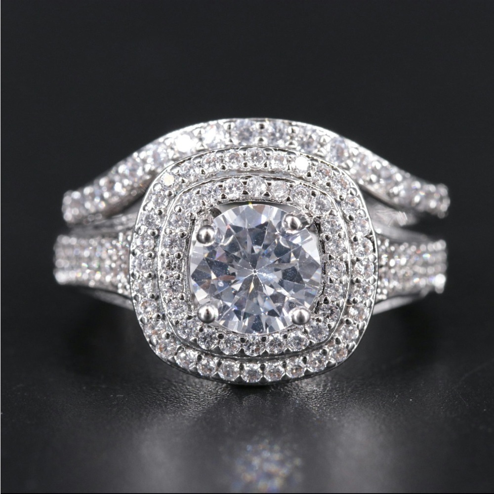 Elegant Silver Women's Ring